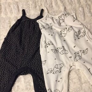 2 jumpers, size 0-3 months